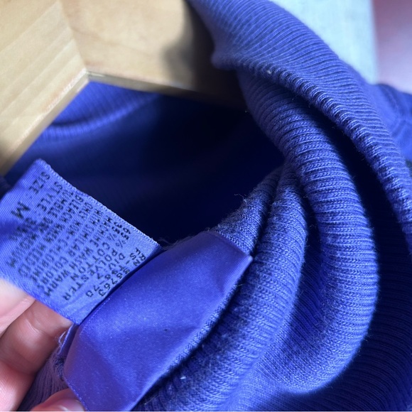 Purple Desporté turtle neck sweater with abstract art design - Picture 4 of 5